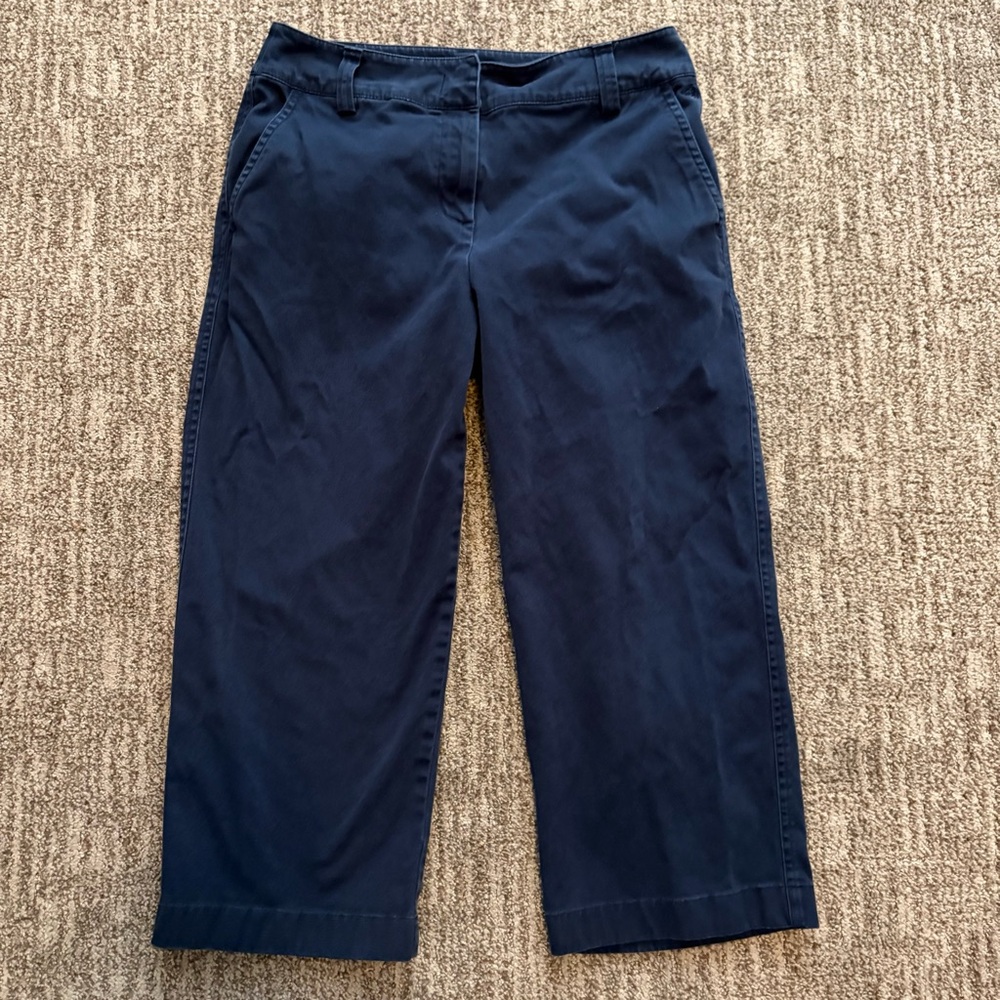 Duck Head women’s size 6 navy blue capri pants